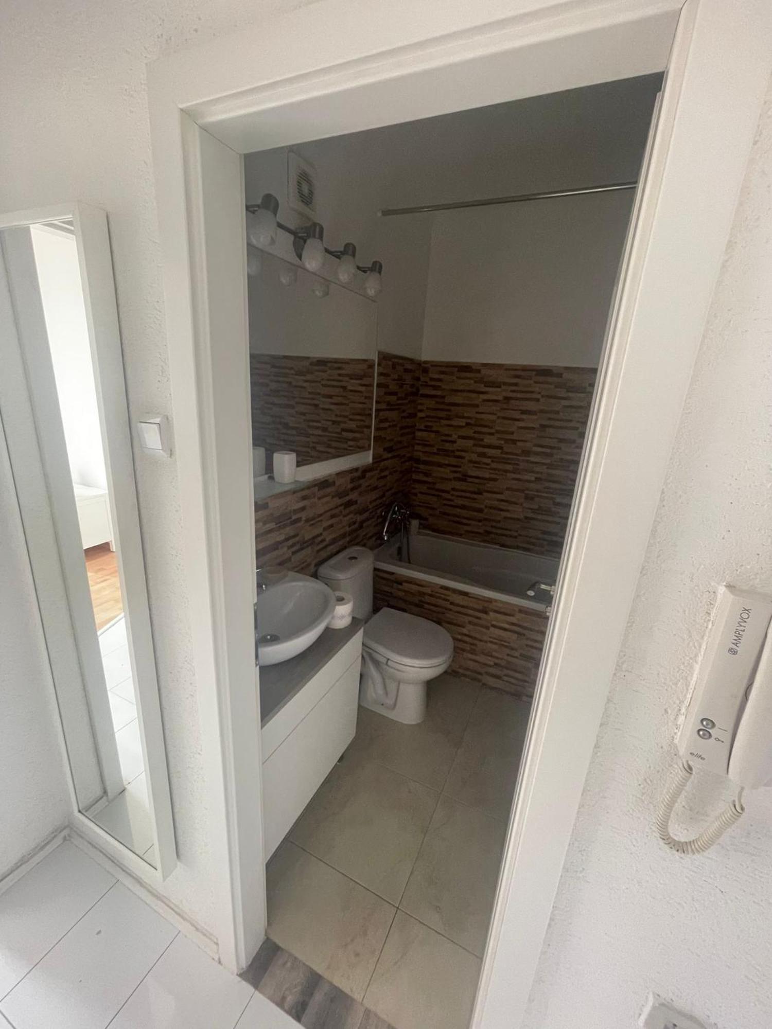 Park View City Center Location Apartment With Balcony Братислава Экстерьер фото